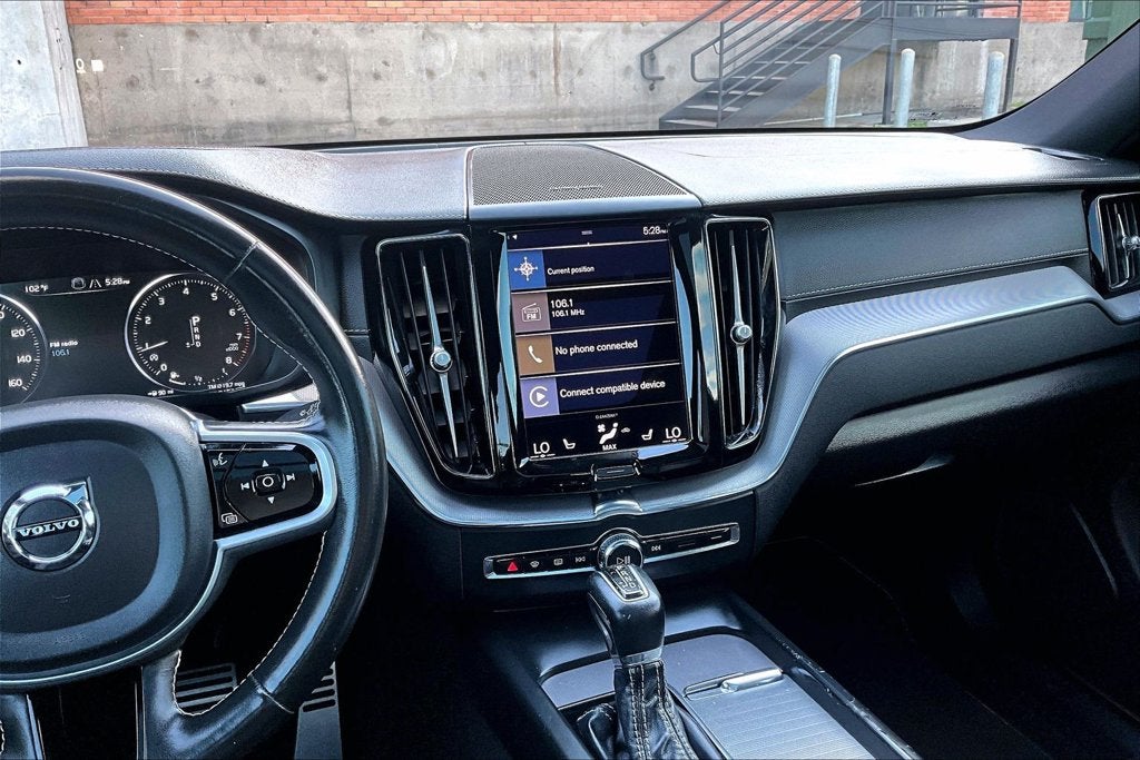 2021 Volvo XC60 T5 R-Design