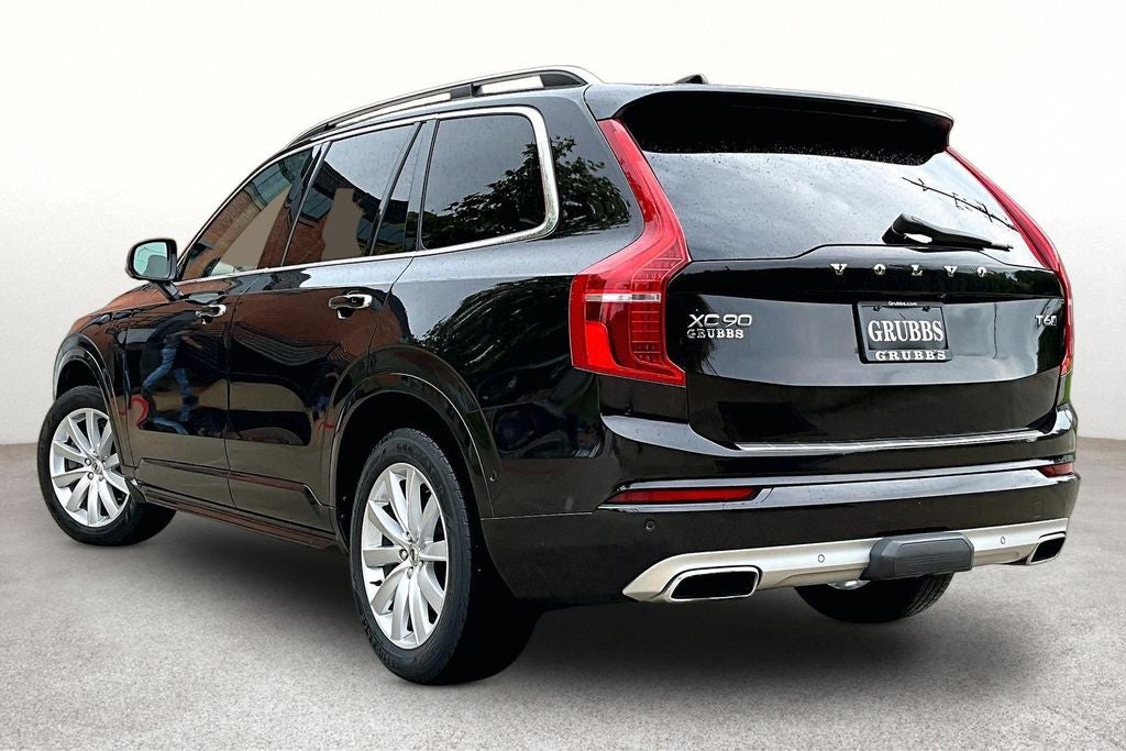 2016 Volvo XC90 T6 Momentum