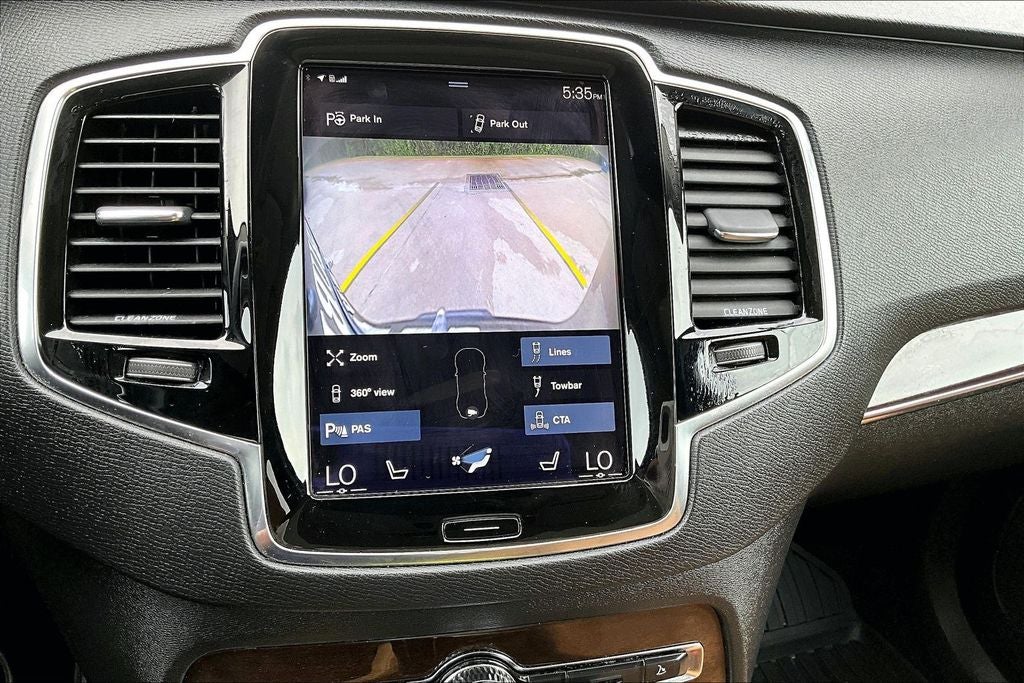 2016 Volvo XC90 T6 Momentum