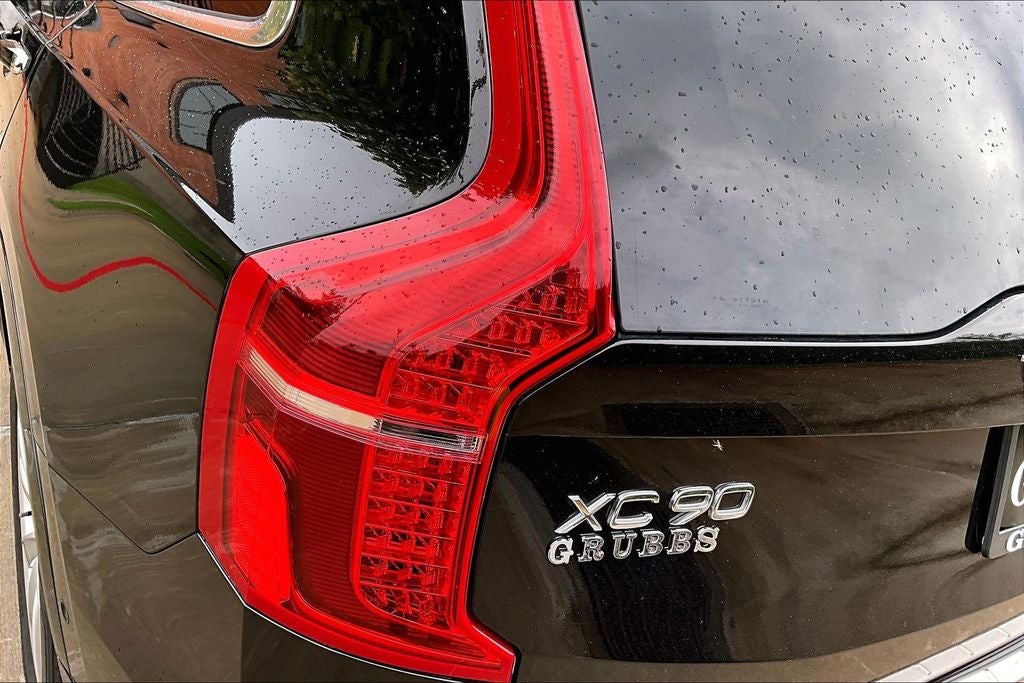 2016 Volvo XC90 T6 Momentum