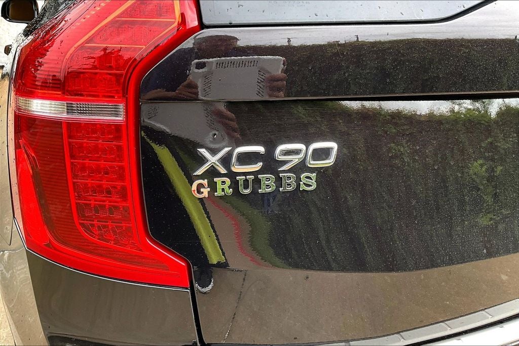 2016 Volvo XC90 T6 Momentum