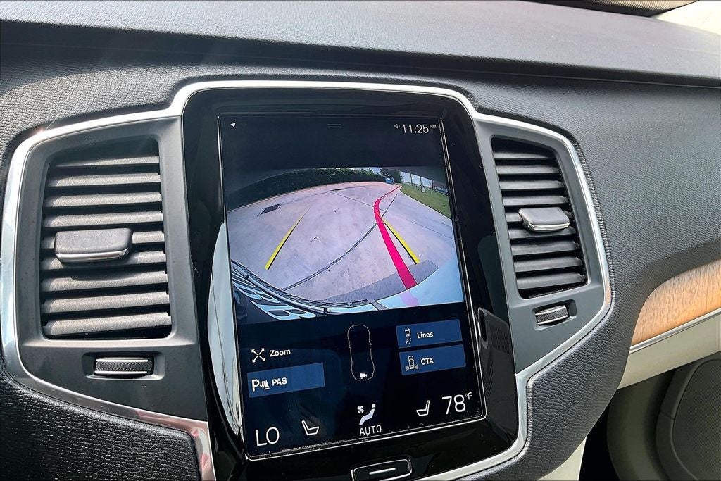 2022 Volvo XC90 T6 Momentum