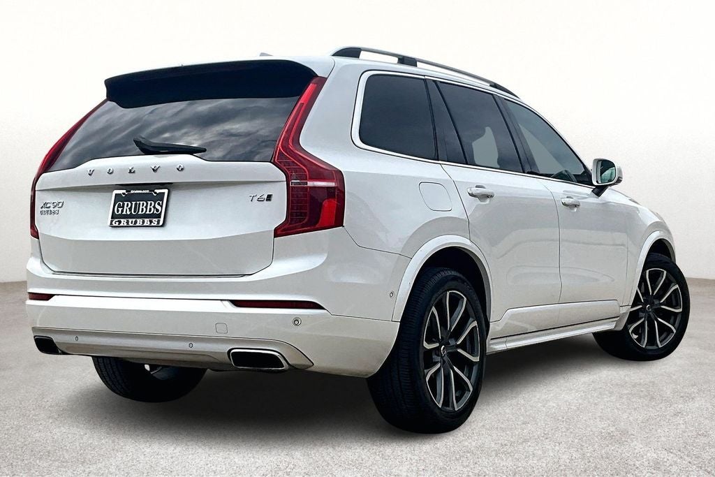 2017 Volvo XC90 T6 Momentum