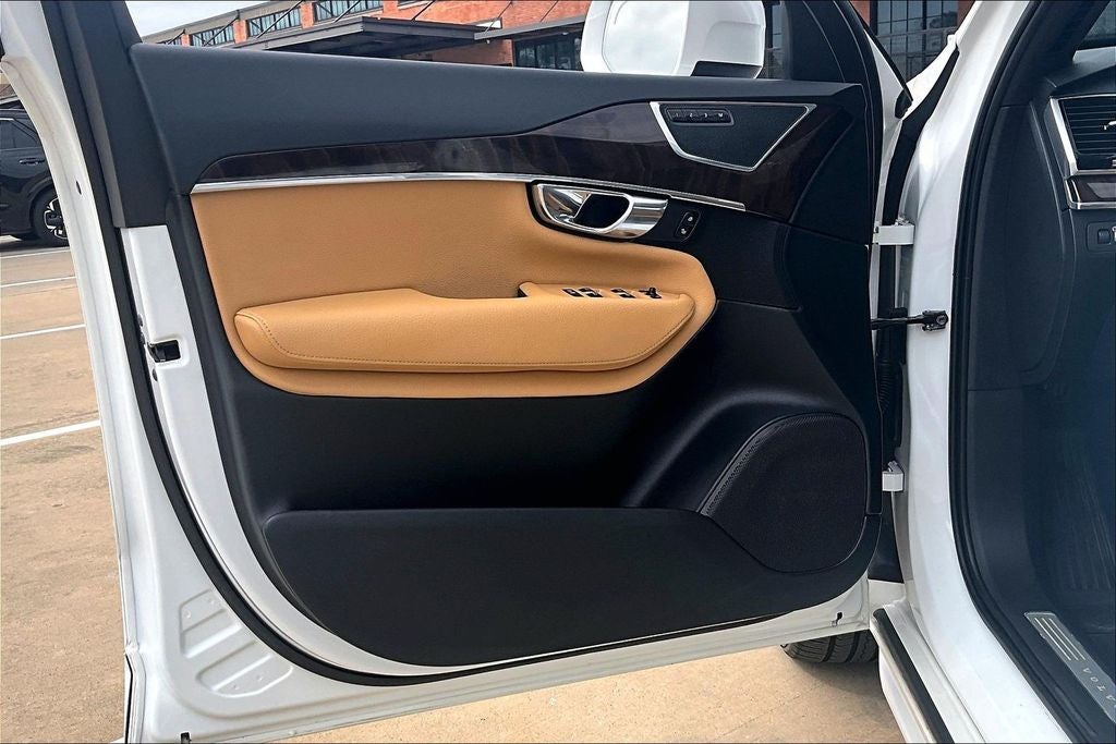 2017 Volvo XC90 T6 Momentum