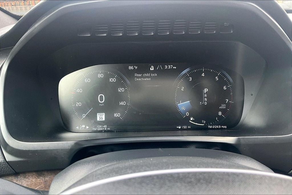 2017 Volvo XC90 T6 Momentum