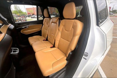 2017 Volvo XC90 T6 Momentum