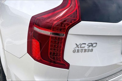2017 Volvo XC90 T6 Momentum