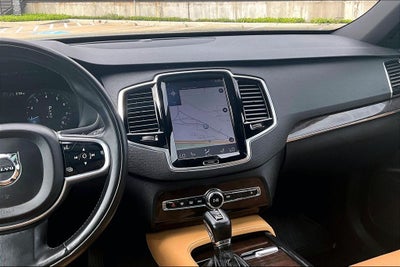 2017 Volvo XC90 T6 Momentum