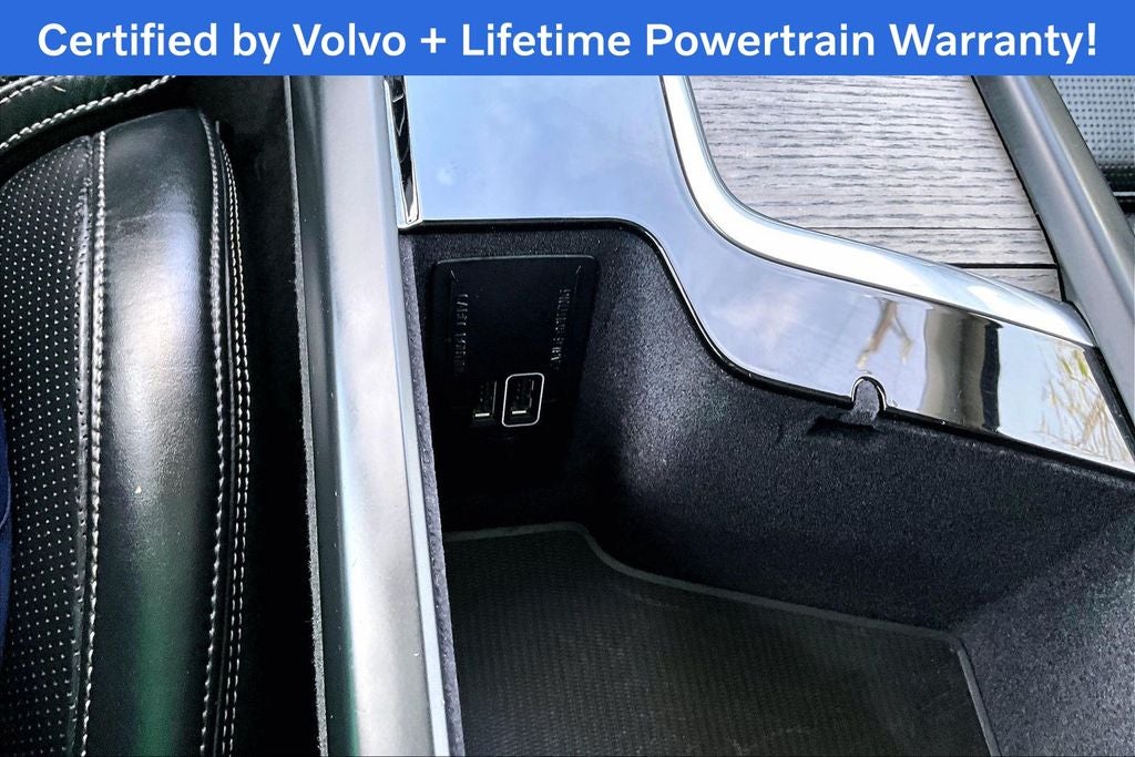 2022 Volvo XC90 Recharge Plug-In Hybrid T8 Inscription 6 Passenger