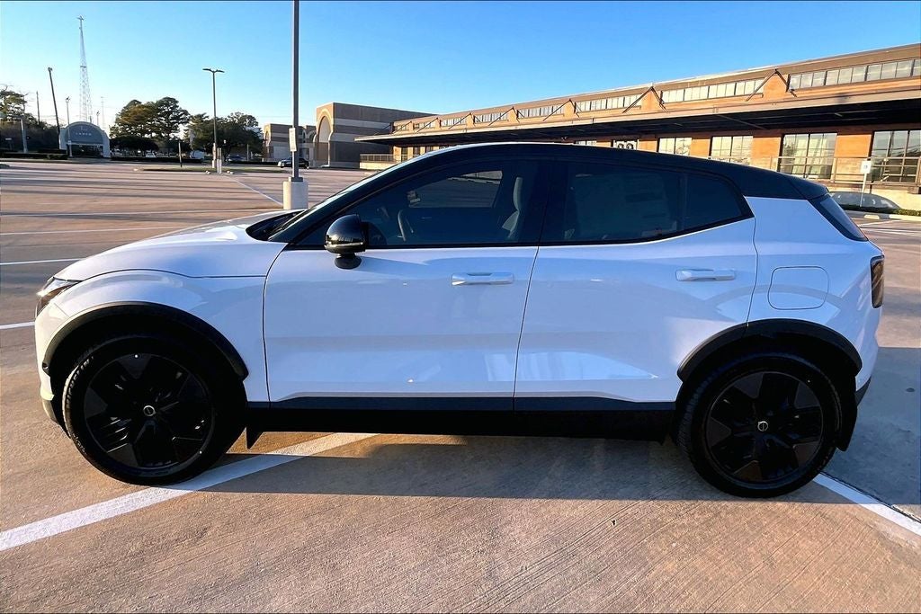 2026 Volvo EX30 Twin Motor Cross Country Ultra