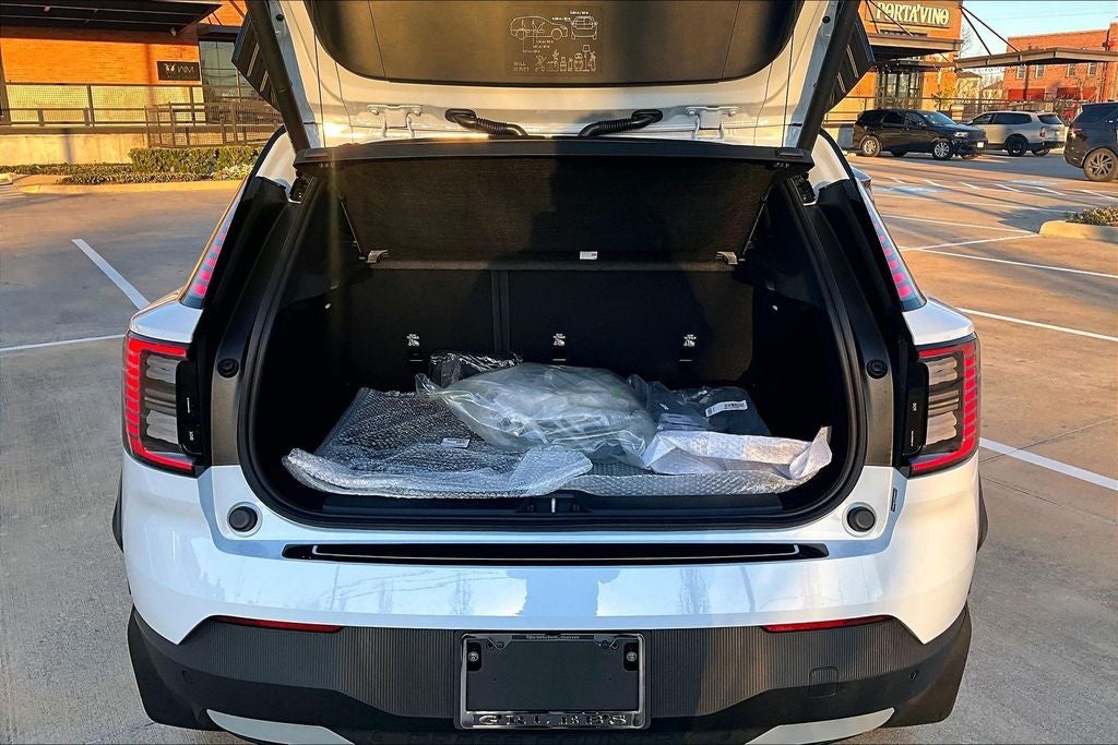 2026 Volvo EX30 Twin Motor Cross Country Ultra