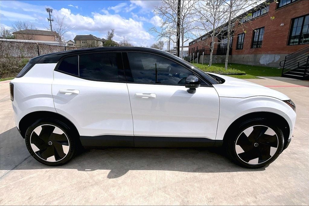 2026 Volvo EX30 Twin Motor Performance Ultra