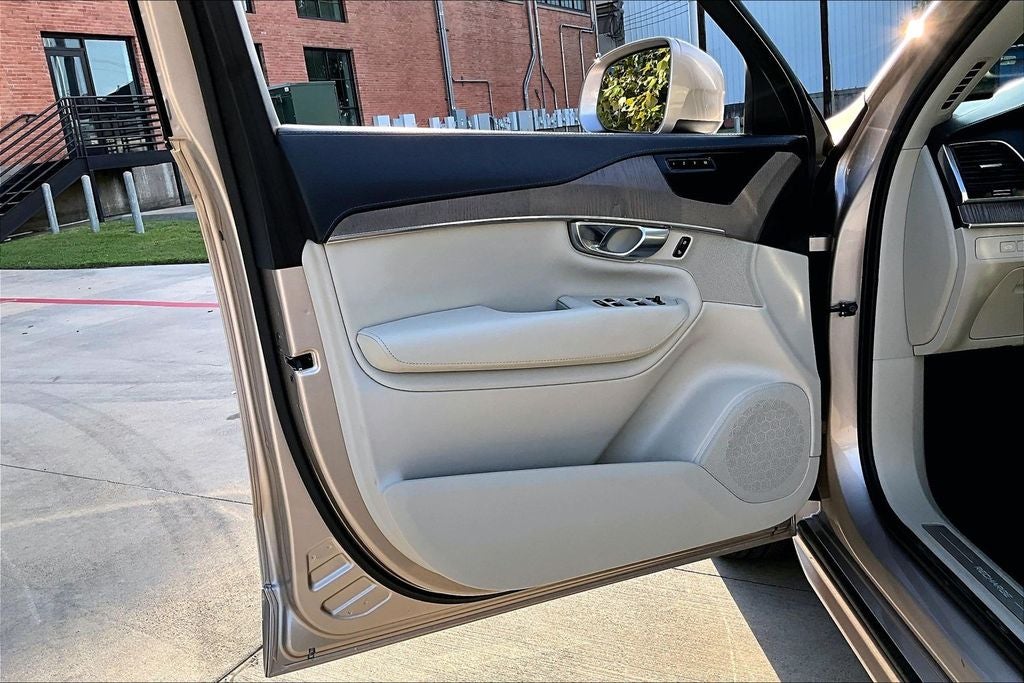 2023 Volvo XC90 Recharge Plug-In Hybrid Ultimate