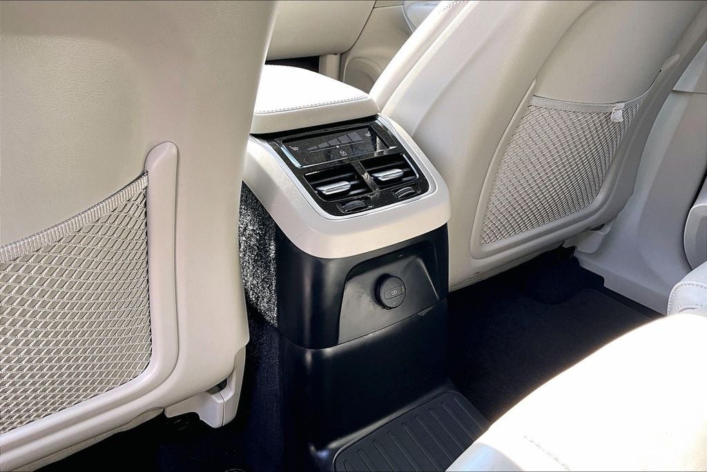 2023 Volvo XC90 Recharge Plug-In Hybrid Ultimate