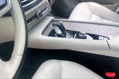 2024 Volvo XC90 Recharge Plug-In Hybrid T8 Plus Bright Theme 7 Passenger