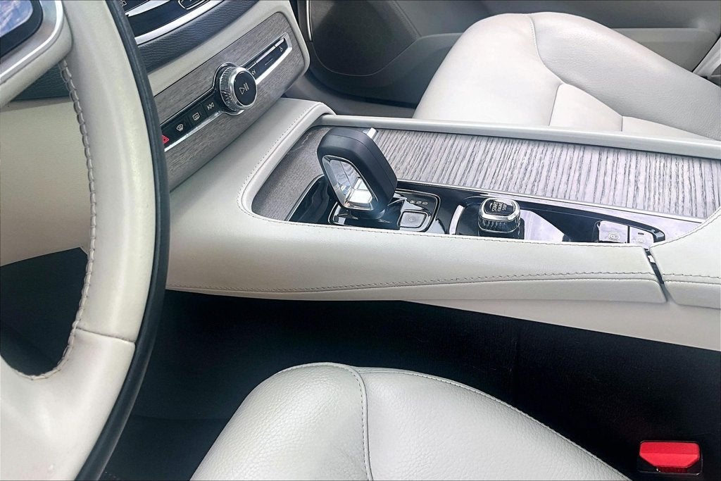 2024 Volvo XC90 Recharge Plug-In Hybrid T8 Plus Bright Theme 7 Passenger