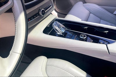2024 Volvo XC90 Recharge Plug-In Hybrid Ultimate