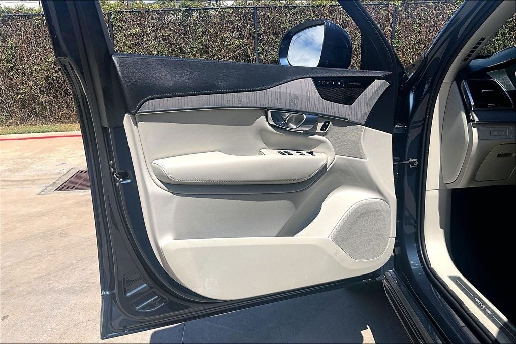 2024 Volvo XC90 Recharge Plug-In Hybrid Ultimate