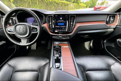 2024 Volvo XC60 Recharge Plug-In Hybrid T8 Plus Dark Theme