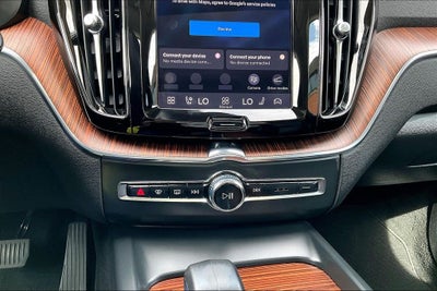 2024 Volvo XC60 Recharge Plug-In Hybrid T8 Plus Dark Theme