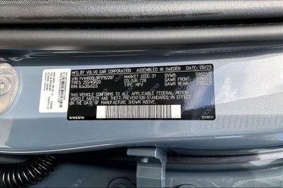 2024 Volvo XC60 Recharge Plug-In Hybrid T8 Plus Dark Theme