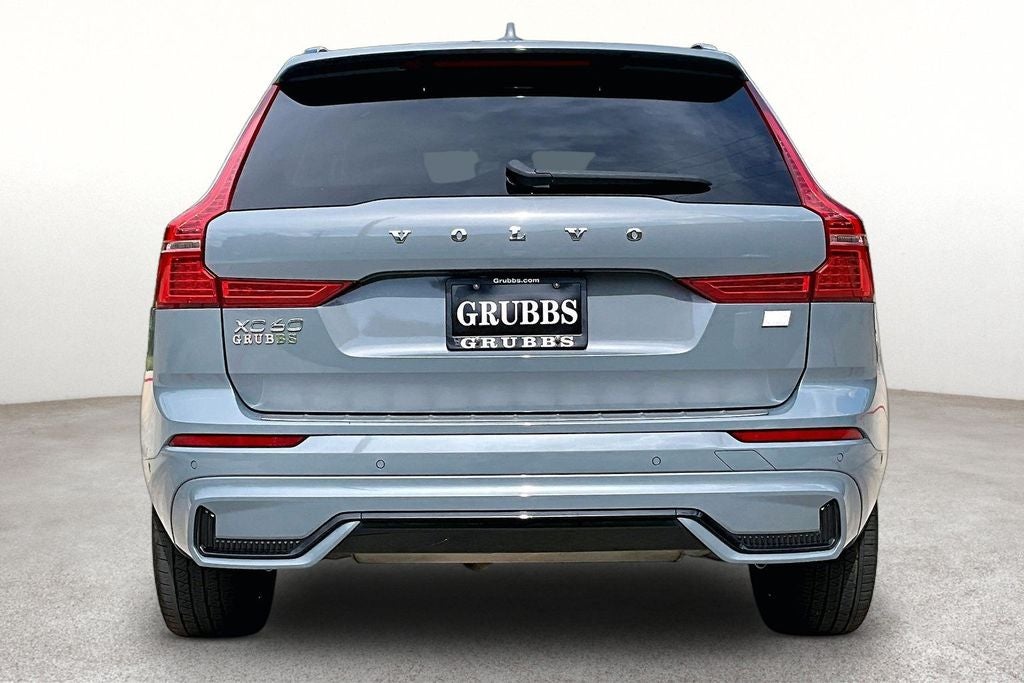 2024 Volvo XC60 Recharge Plug-In Hybrid T8 Plus Dark Theme