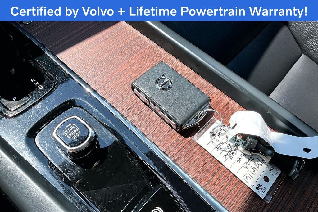 2023 Volvo XC60 Recharge Plug-In Hybrid T8 Plus Bright Theme