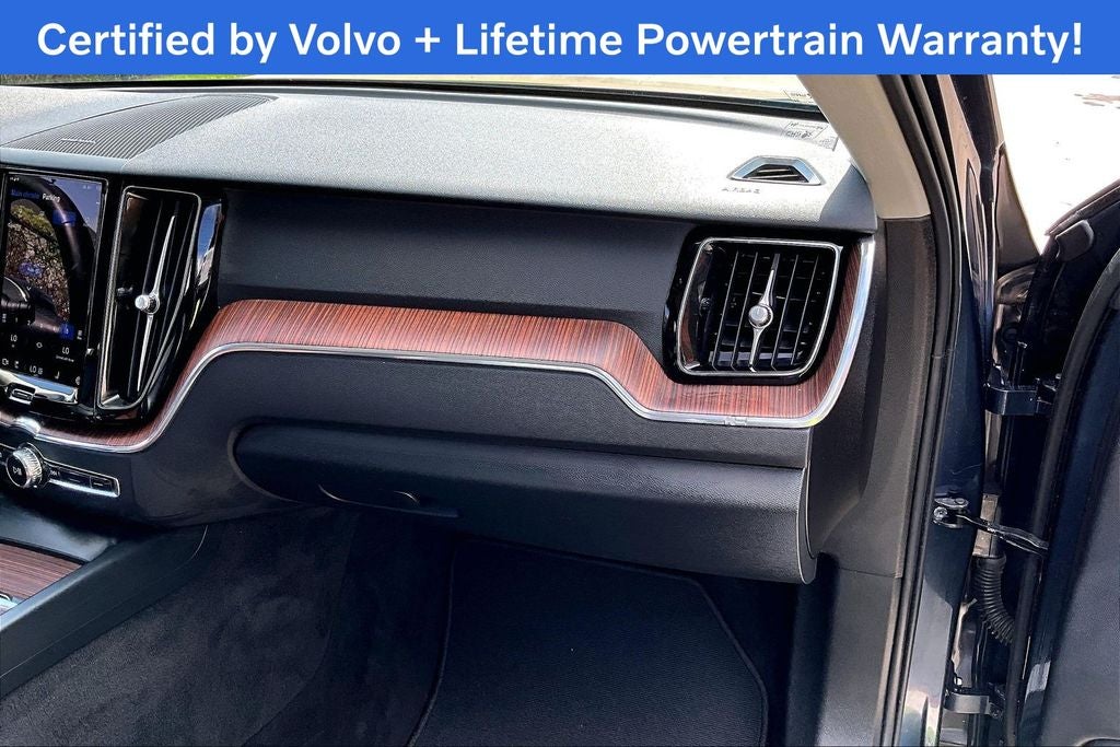 2023 Volvo XC60 Recharge Plug-In Hybrid T8 Plus Bright Theme