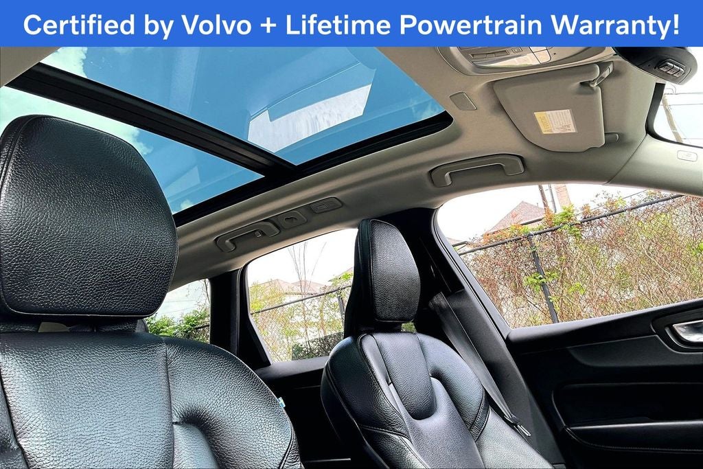 2023 Volvo XC60 Recharge Plug-In Hybrid T8 Plus Bright Theme