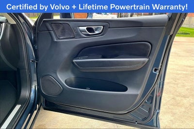 2023 Volvo XC60 Recharge Plug-In Hybrid T8 Plus Bright Theme