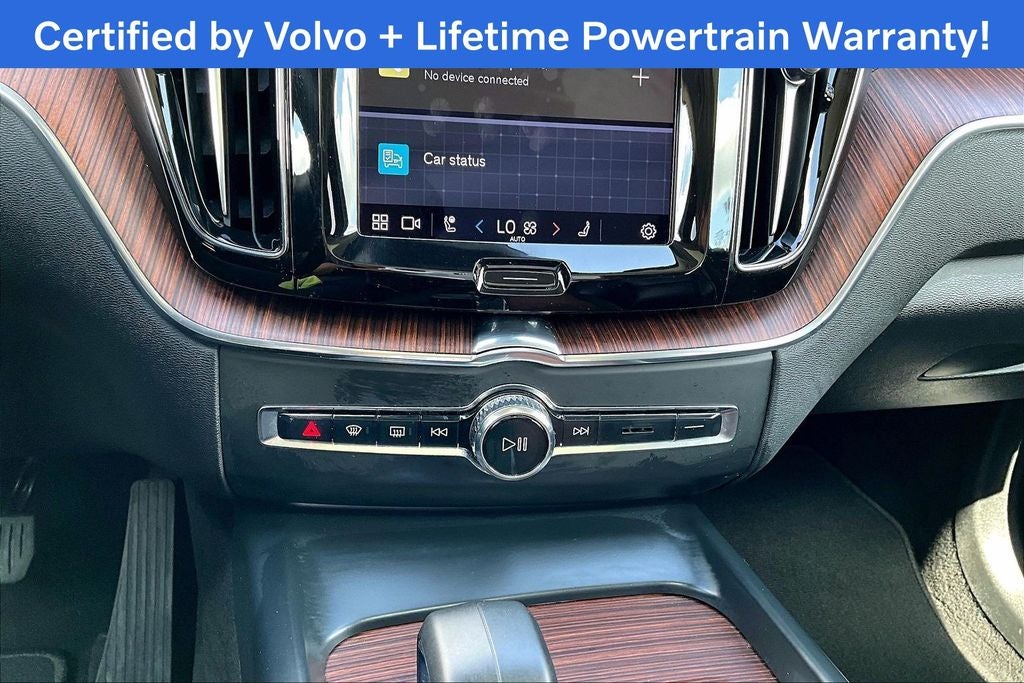 2023 Volvo XC60 Recharge Plug-In Hybrid T8 Plus Bright Theme