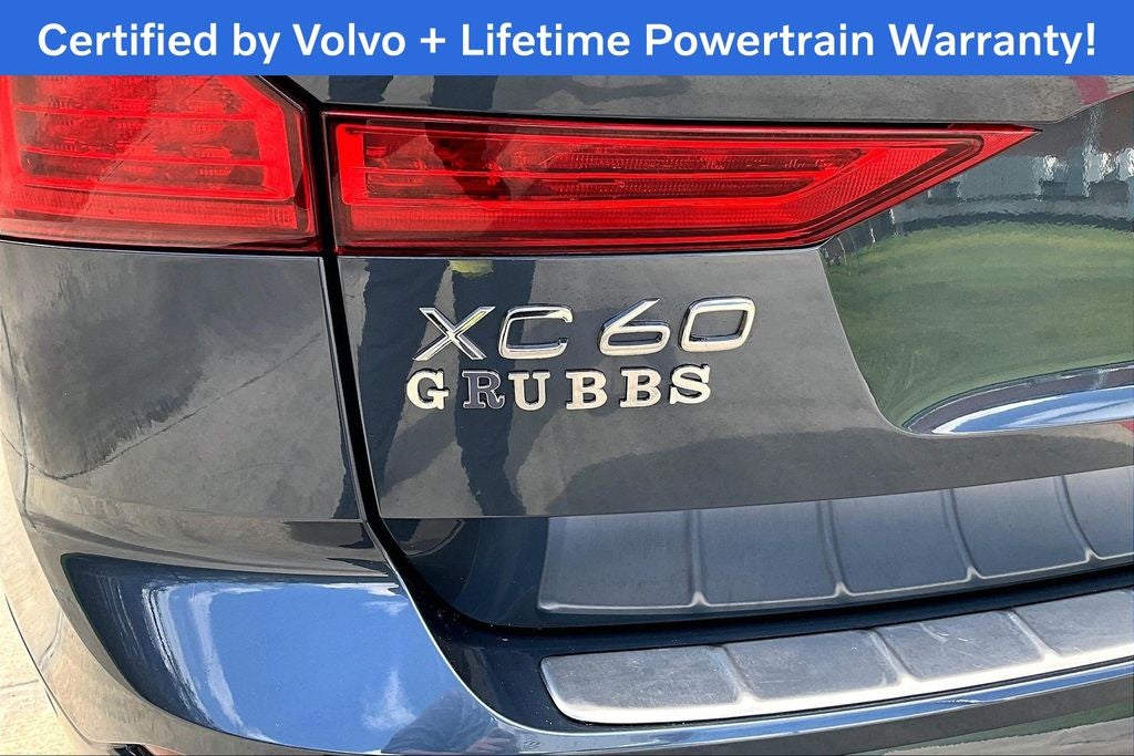 2023 Volvo XC60 Recharge Plug-In Hybrid T8 Plus Bright Theme