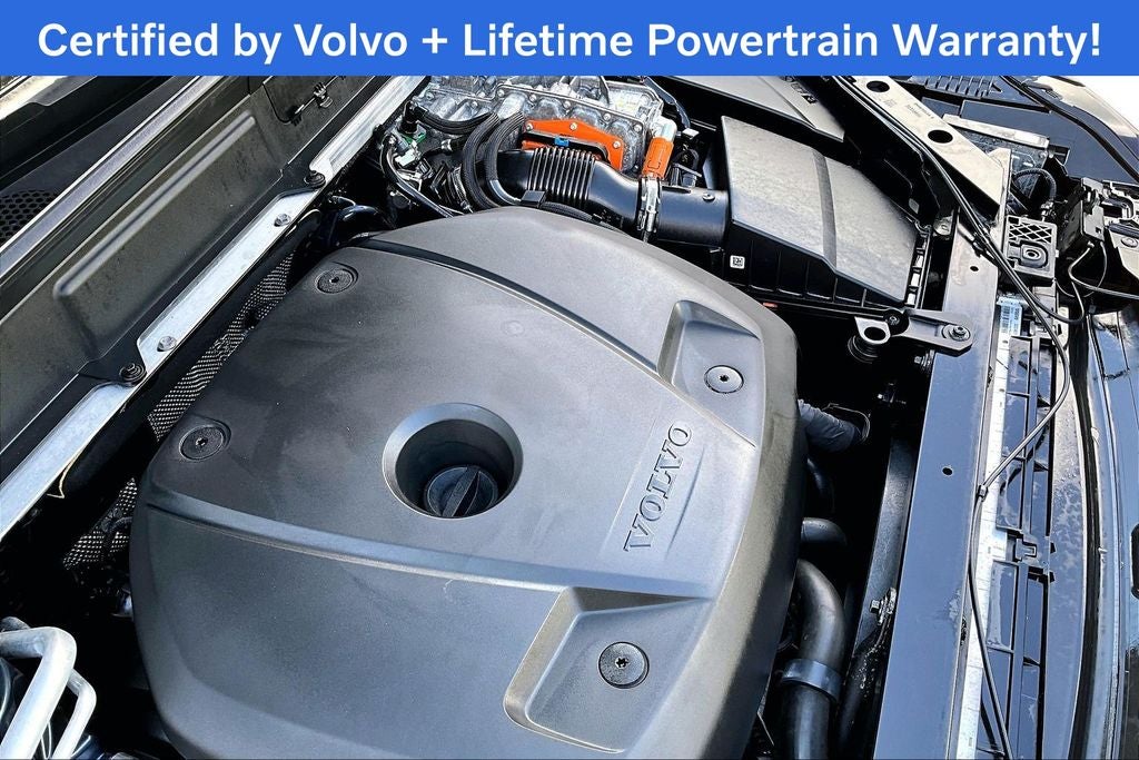 2023 Volvo XC60 Recharge Plug-In Hybrid T8 Plus Bright Theme