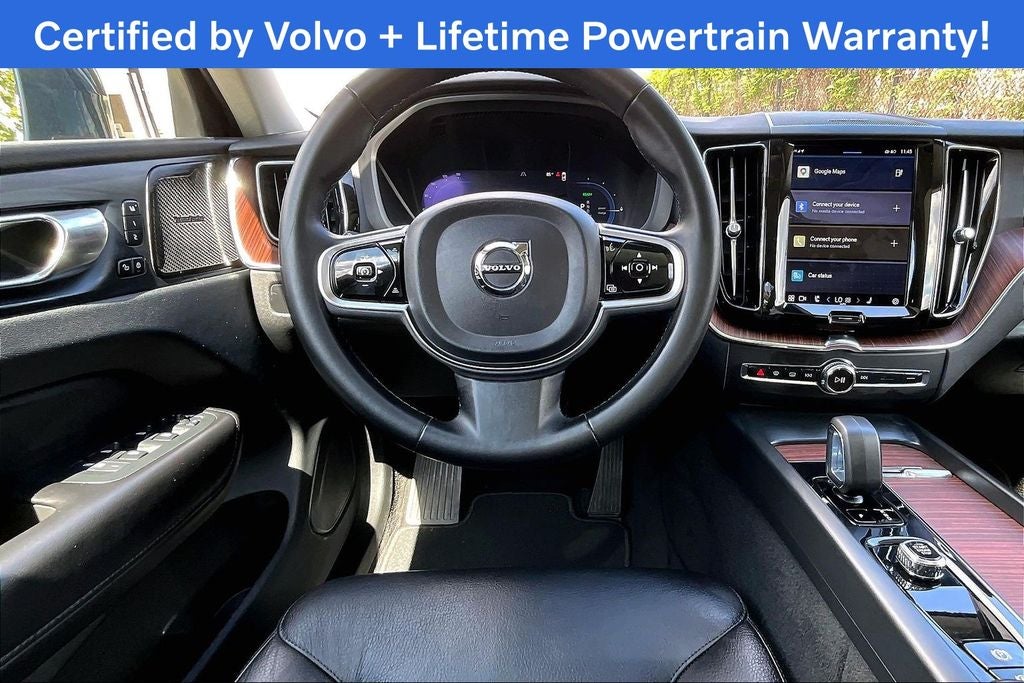2023 Volvo XC60 Recharge Plug-In Hybrid T8 Plus Bright Theme
