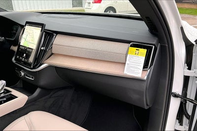 2026 Volvo XC90 Plug-In Hybrid T8 Plus 6 Passenger