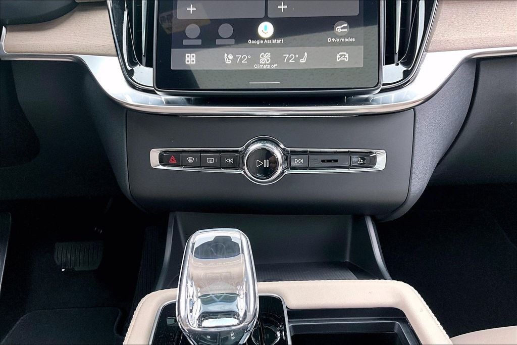 2026 Volvo XC90 Plug-In Hybrid T8 Plus 6 Passenger