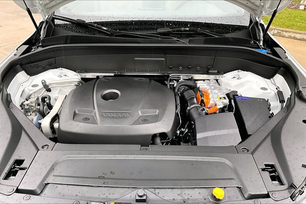 2026 Volvo XC90 Plug-In Hybrid T8 Plus 6 Passenger