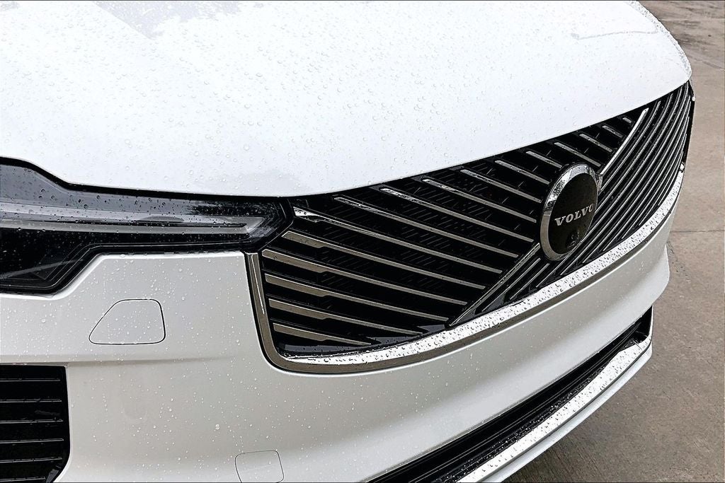2026 Volvo XC90 Plug-In Hybrid T8 Plus 6 Passenger