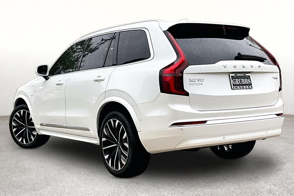 2026 Volvo XC90 Plug-In Hybrid T8 Plus 6 Passenger