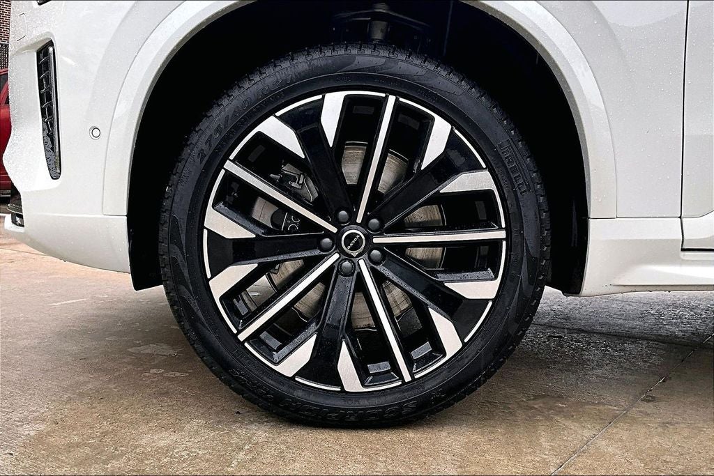 2026 Volvo XC90 Plug-In Hybrid T8 Plus 6 Passenger