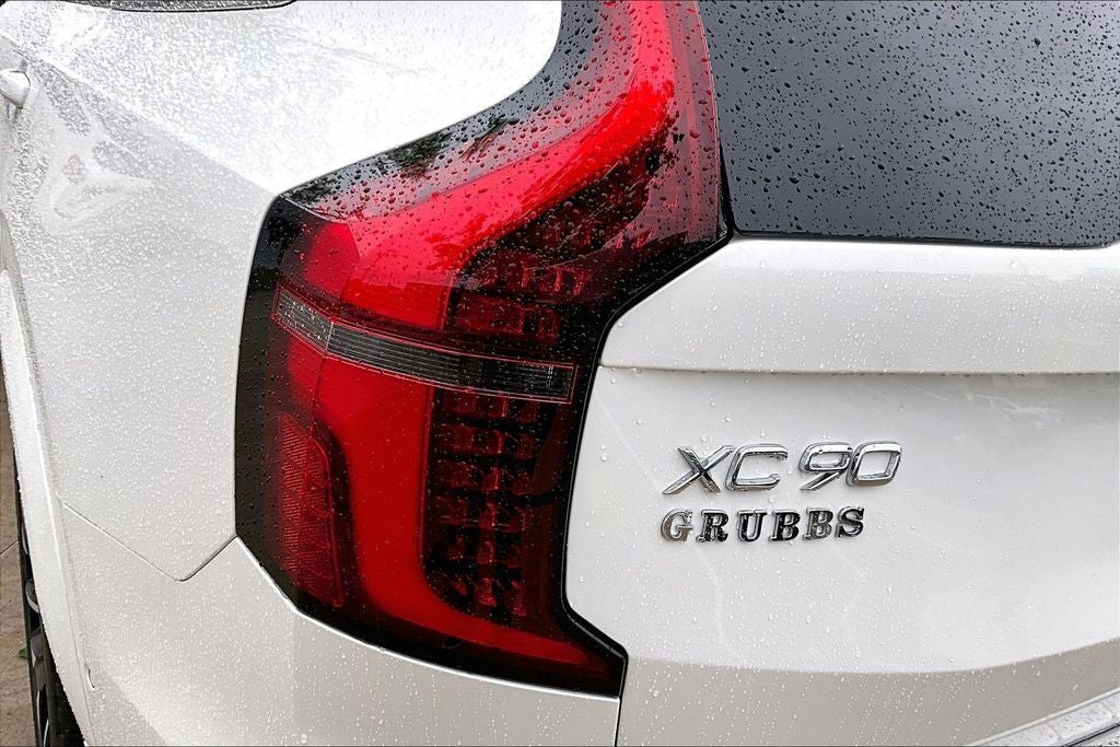 2026 Volvo XC90 Plug-In Hybrid T8 Plus 6 Passenger