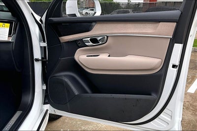 2026 Volvo XC90 Plug-In Hybrid T8 Plus 6 Passenger