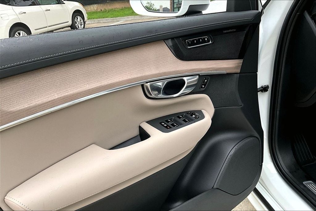 2026 Volvo XC90 Plug-In Hybrid T8 Plus 6 Passenger