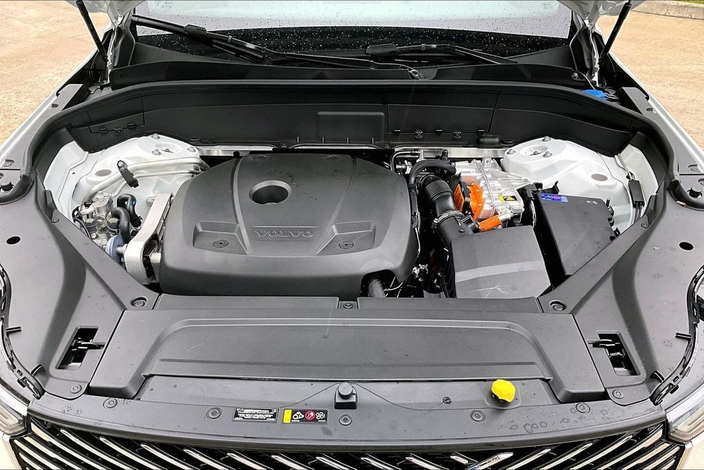 2026 Volvo XC90 Plug-In Hybrid T8 Plus 6 Passenger