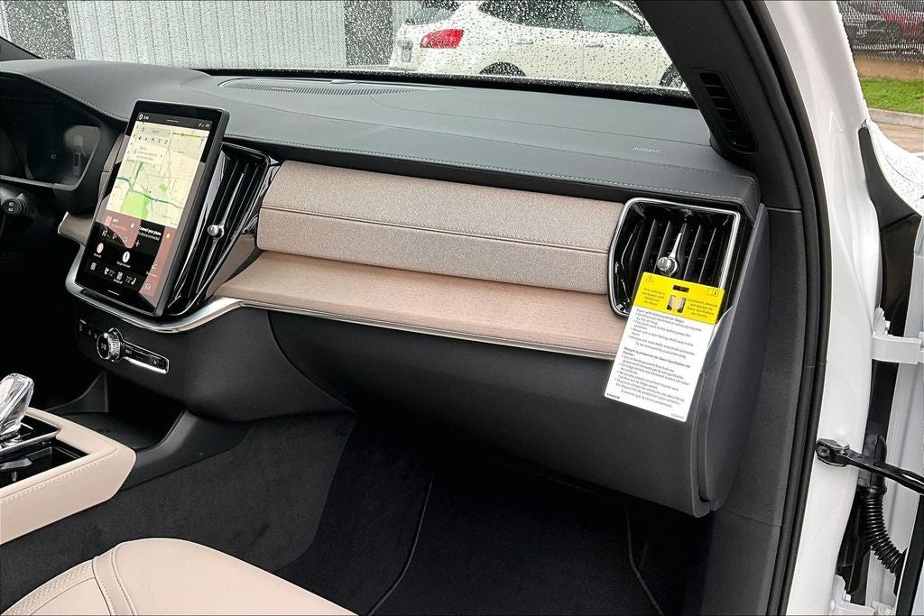 2026 Volvo XC90 Plug-In Hybrid T8 Plus 6 Passenger