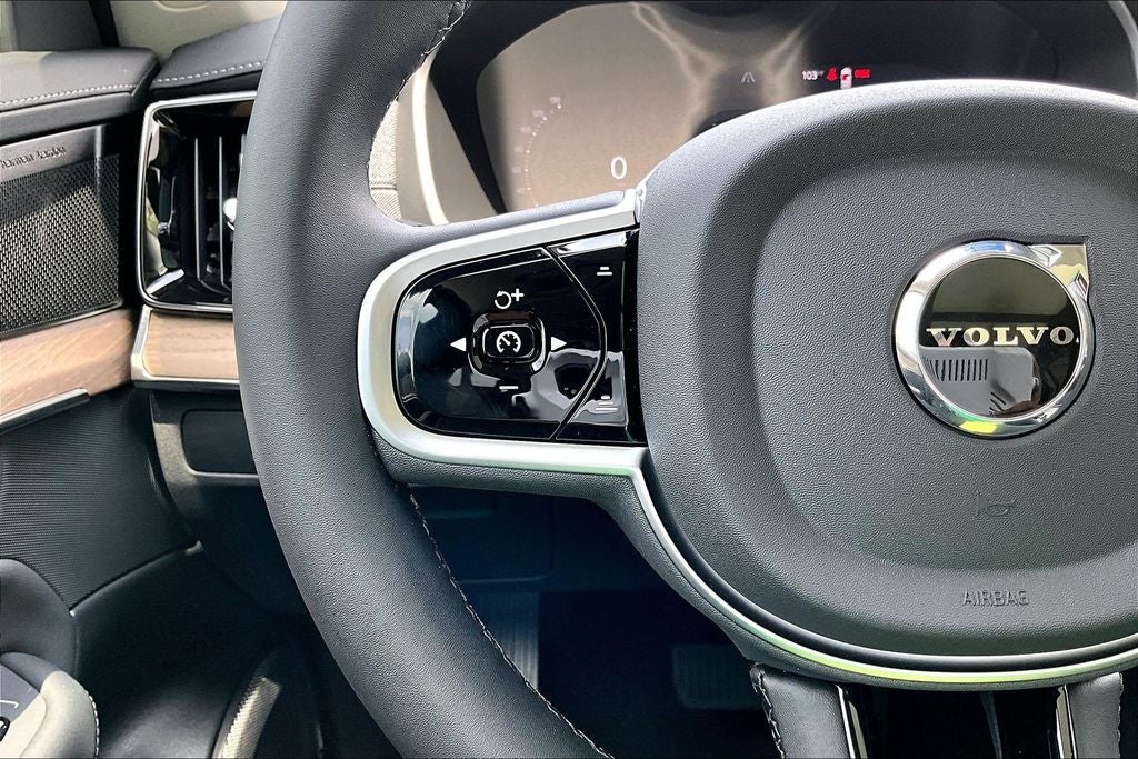 2026 Volvo XC90 Plug-In Hybrid T8 Plus 6 Passenger