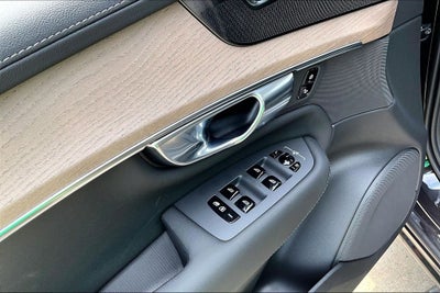 2026 Volvo XC90 Plug-In Hybrid T8 Plus 6 Passenger