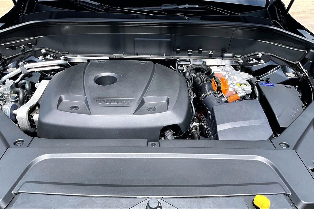 2026 Volvo XC90 Plug-In Hybrid T8 Plus 6 Passenger