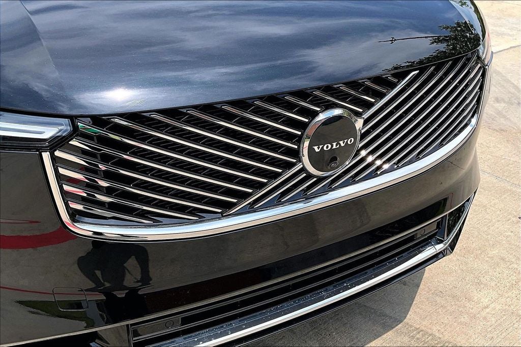 2026 Volvo XC90 Plug-In Hybrid T8 Plus 6 Passenger