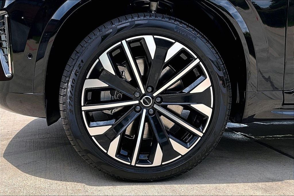 2026 Volvo XC90 Plug-In Hybrid T8 Plus 6 Passenger